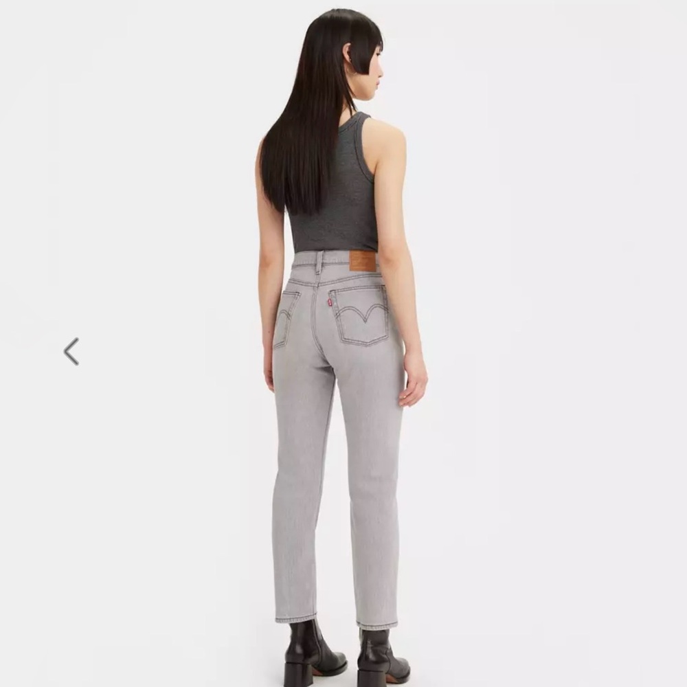 Levi’s Premium Grey Wedgie Straight Women’s 27W x 28L